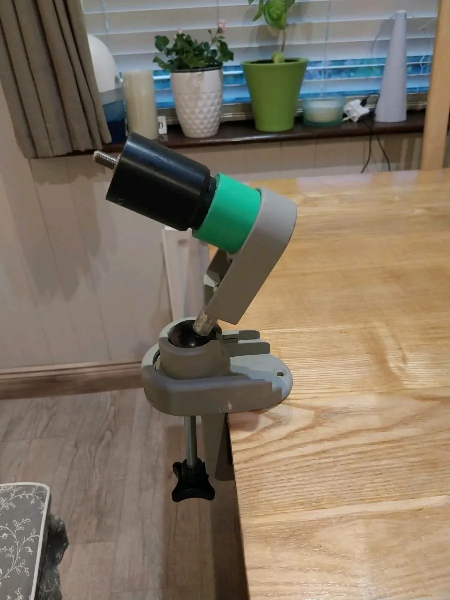 Beiter bow holder vice set. 360 degrees