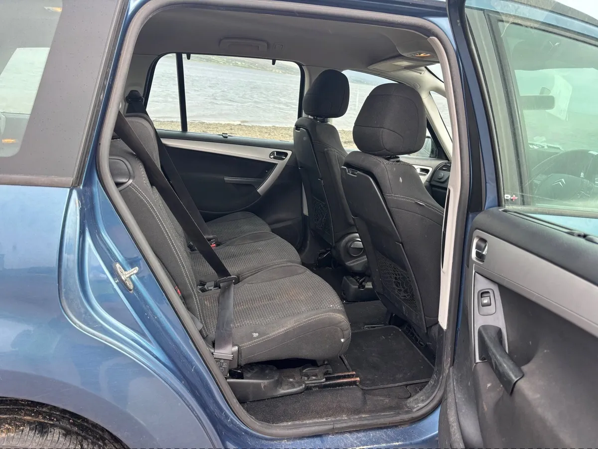 Car - Image 3