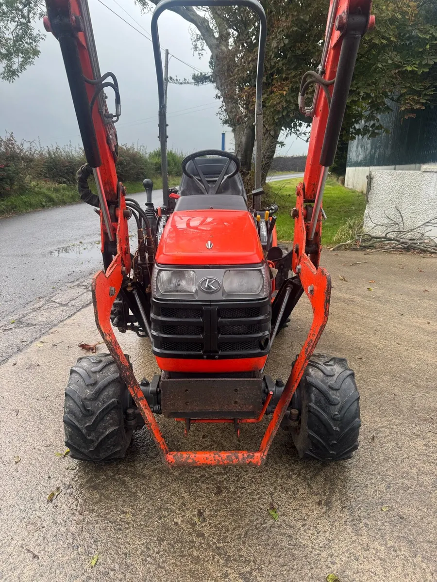 Kubota Compact Tractor with Front loader - Image 3