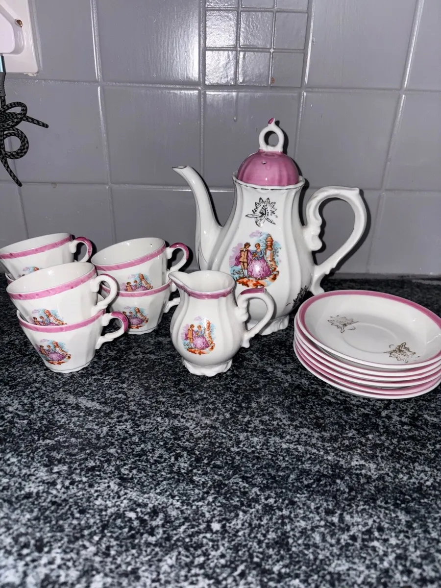 Tea Set - Image 1