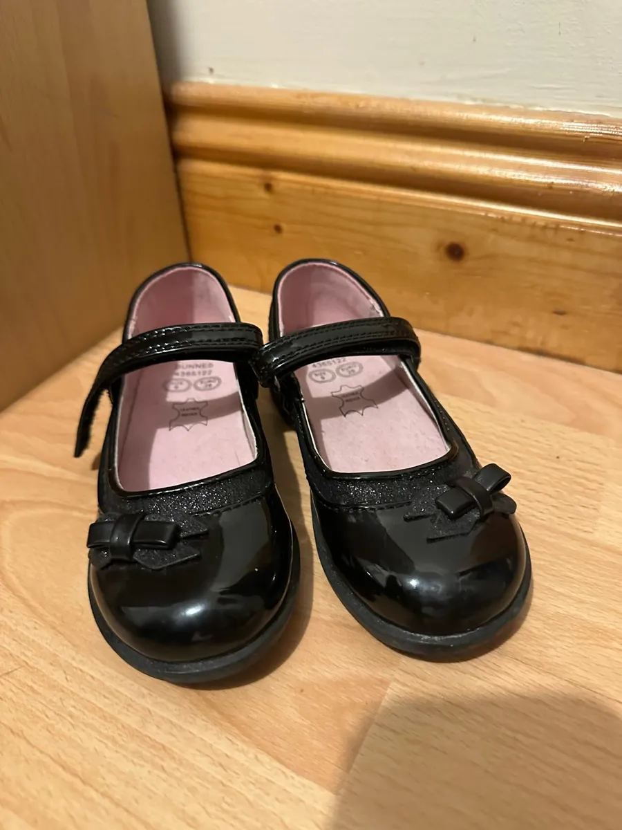 Girls shoes - Image 2