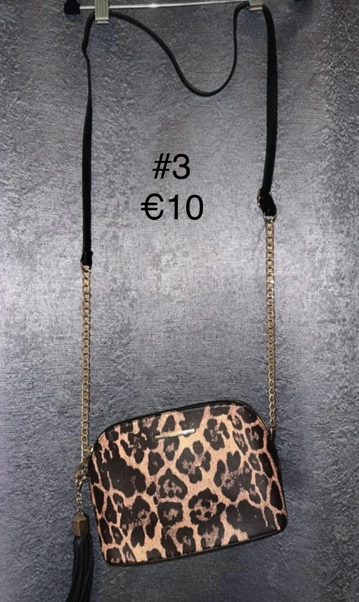 Assortment of handbags Individually priced on phot - Image 4