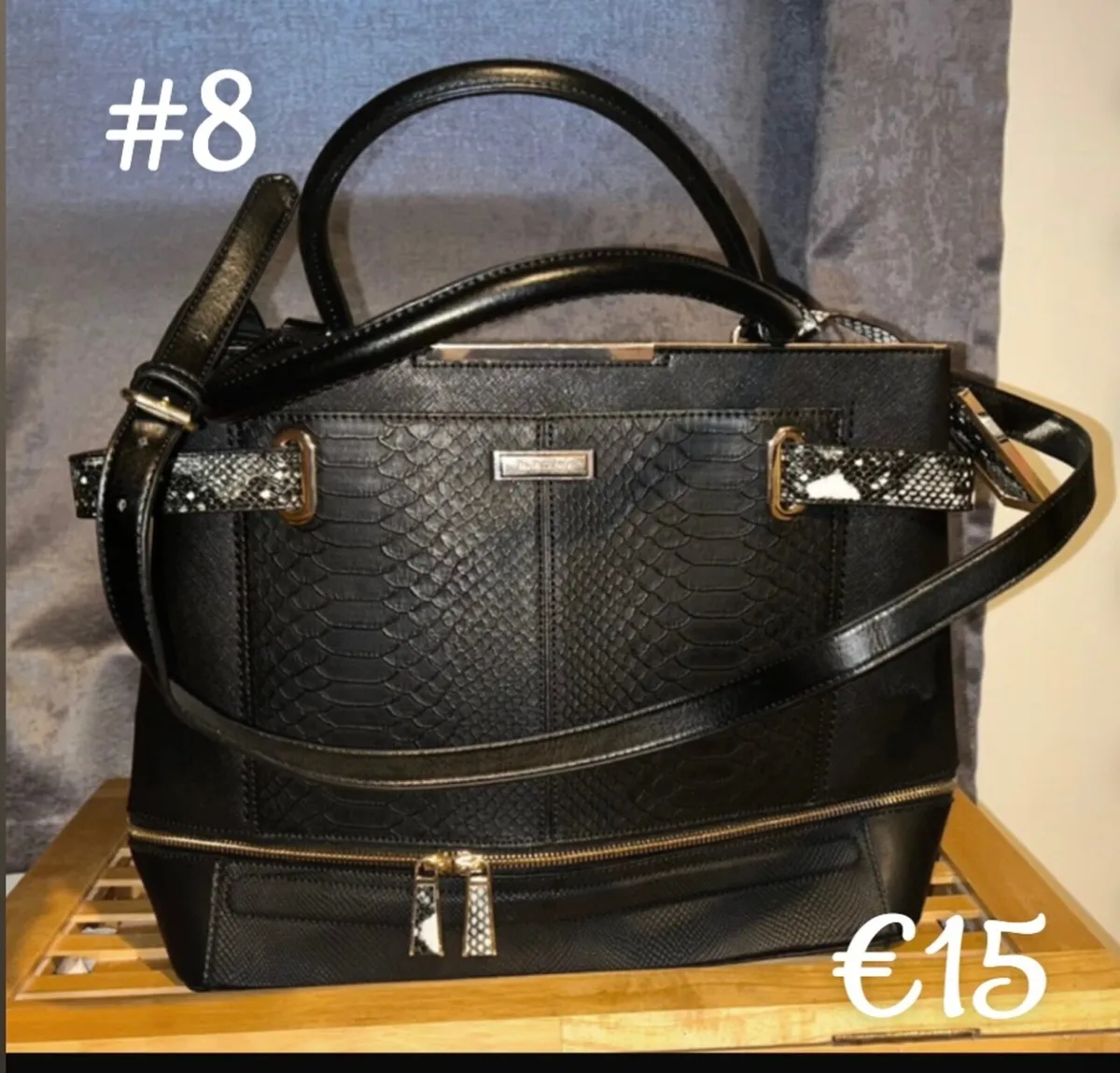 Assortment of handbags Individually priced on phot - Image 4