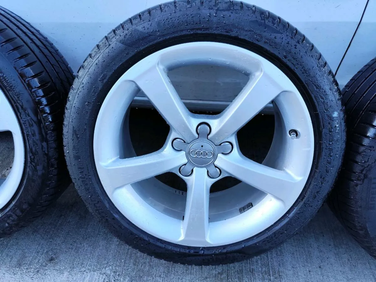 Audi alloy wheels on Pirrelli tyres. - Image 4