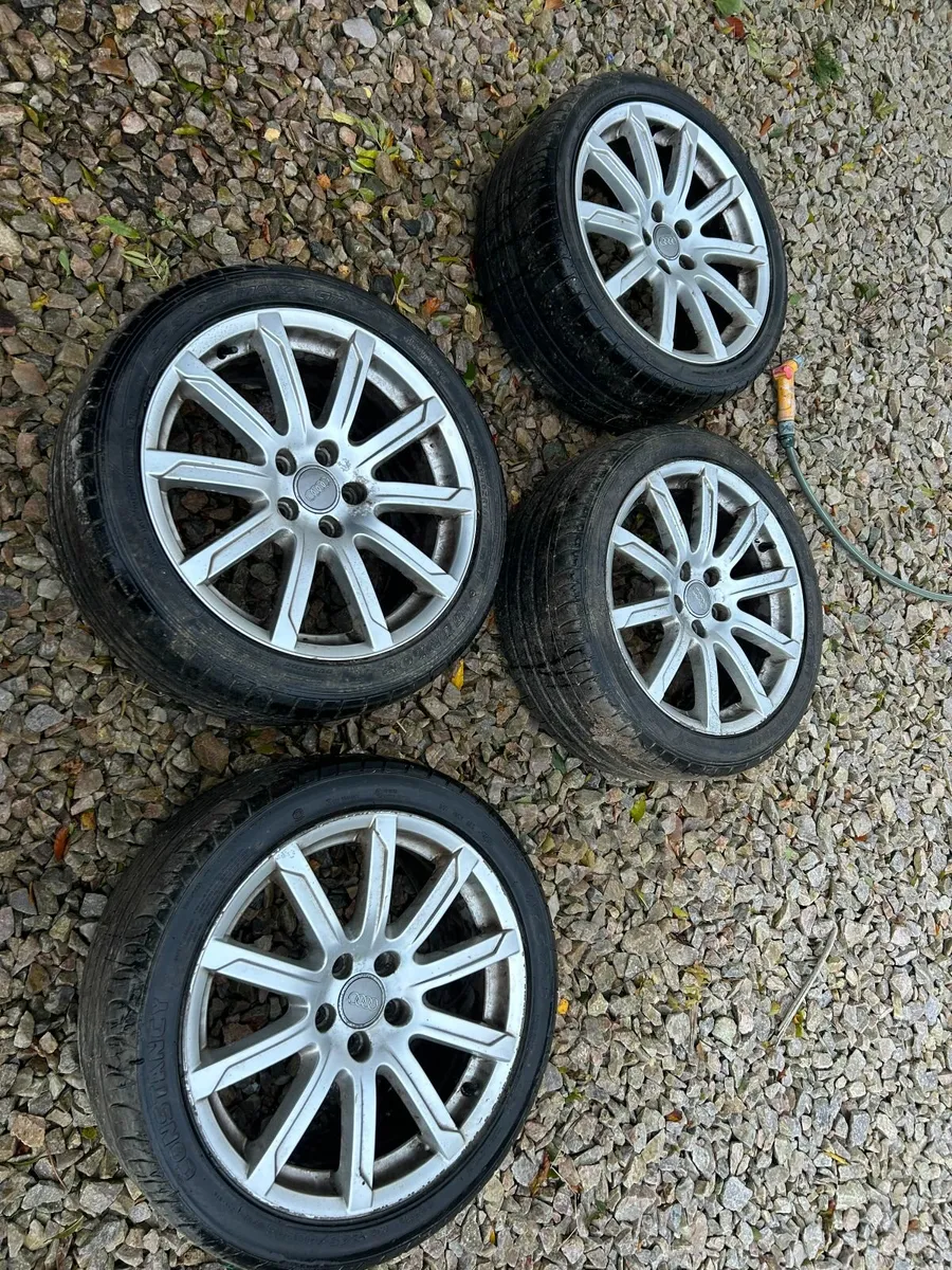 Audi A4 2011 - Image 2