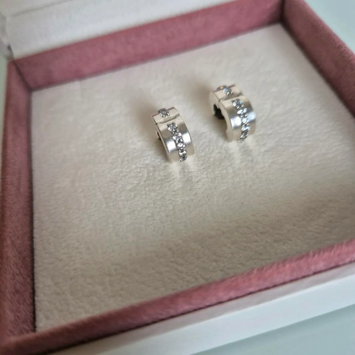 Pandora charm clips sparkly clear - Image 1