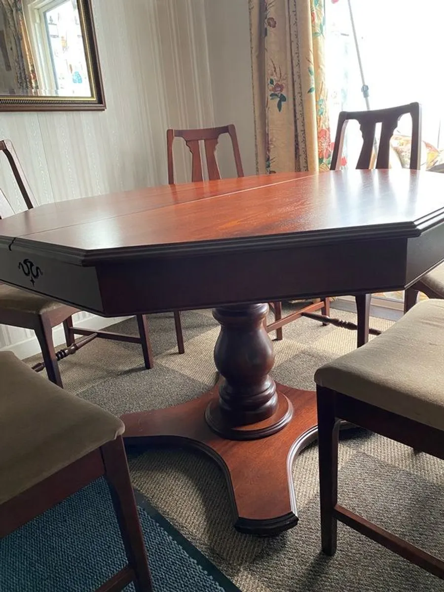 Dinning Room Table & Chairs - Image 1