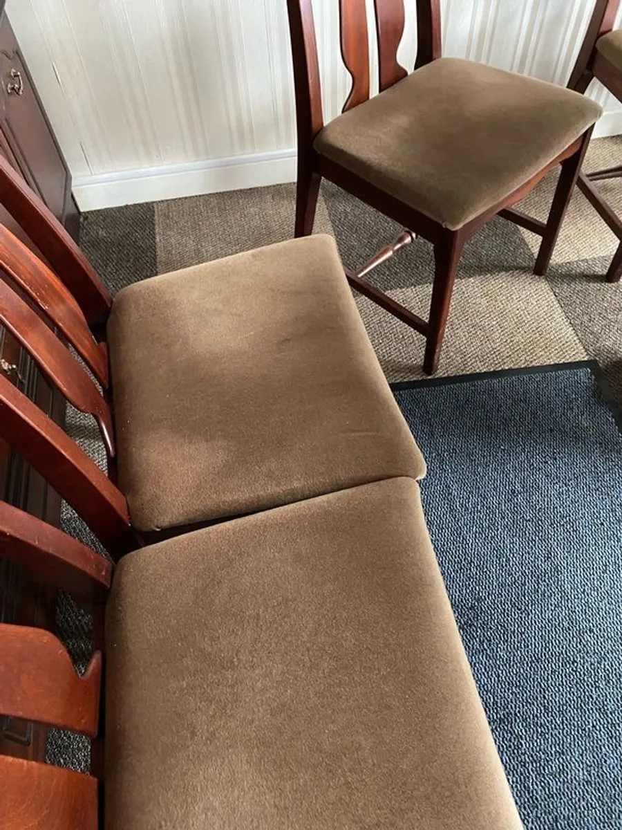 Dinning Room Table & Chairs - Image 3