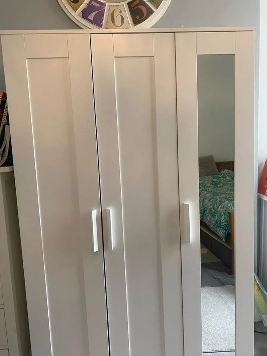 wardrobe - Image 1