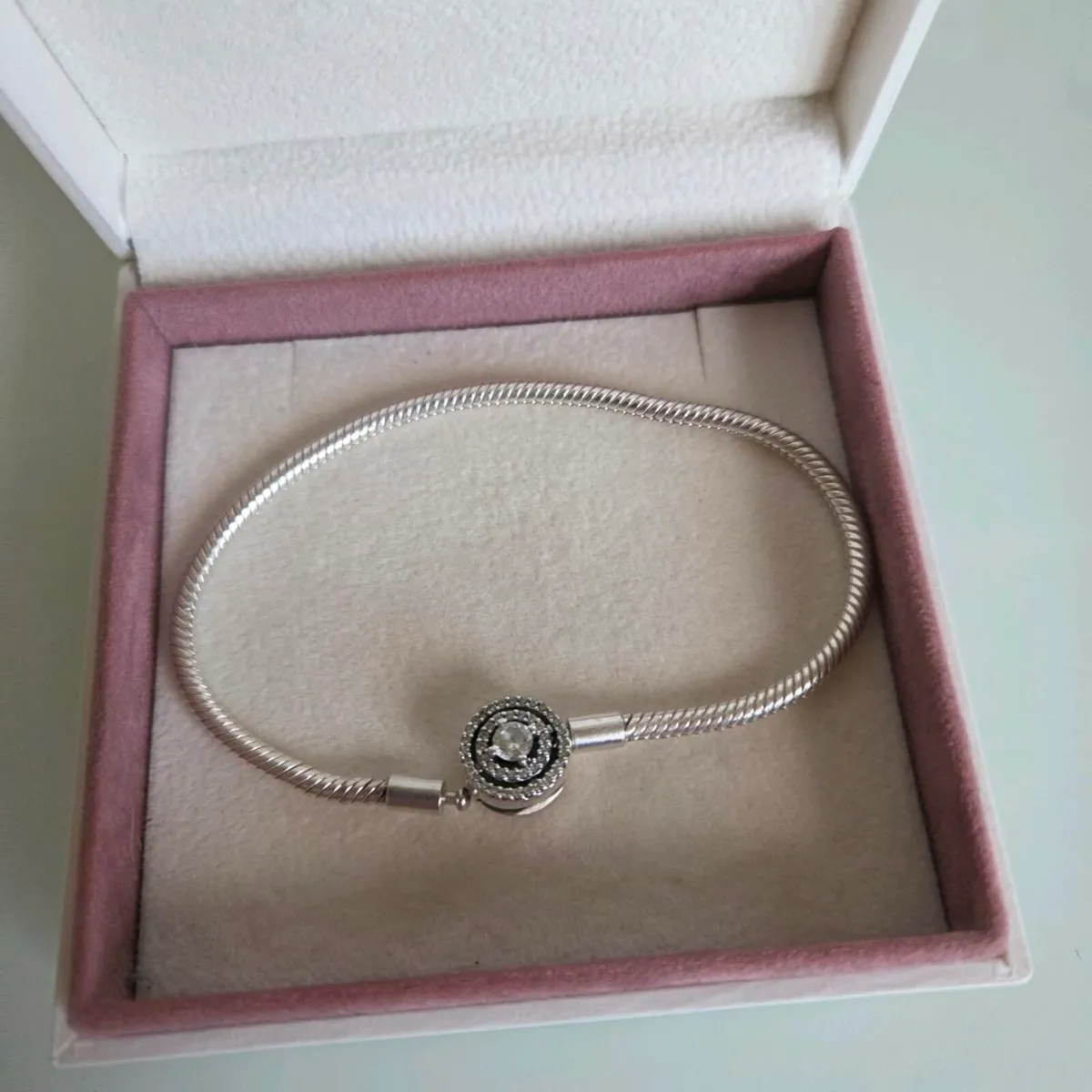 Pandora bracelet sparkly claps perfect condition - Image 4