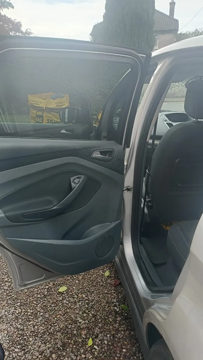 Ford C-Max 2011 - Image 2
