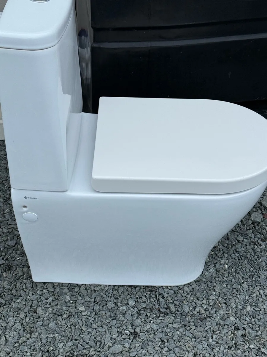 Toilet - Image 2