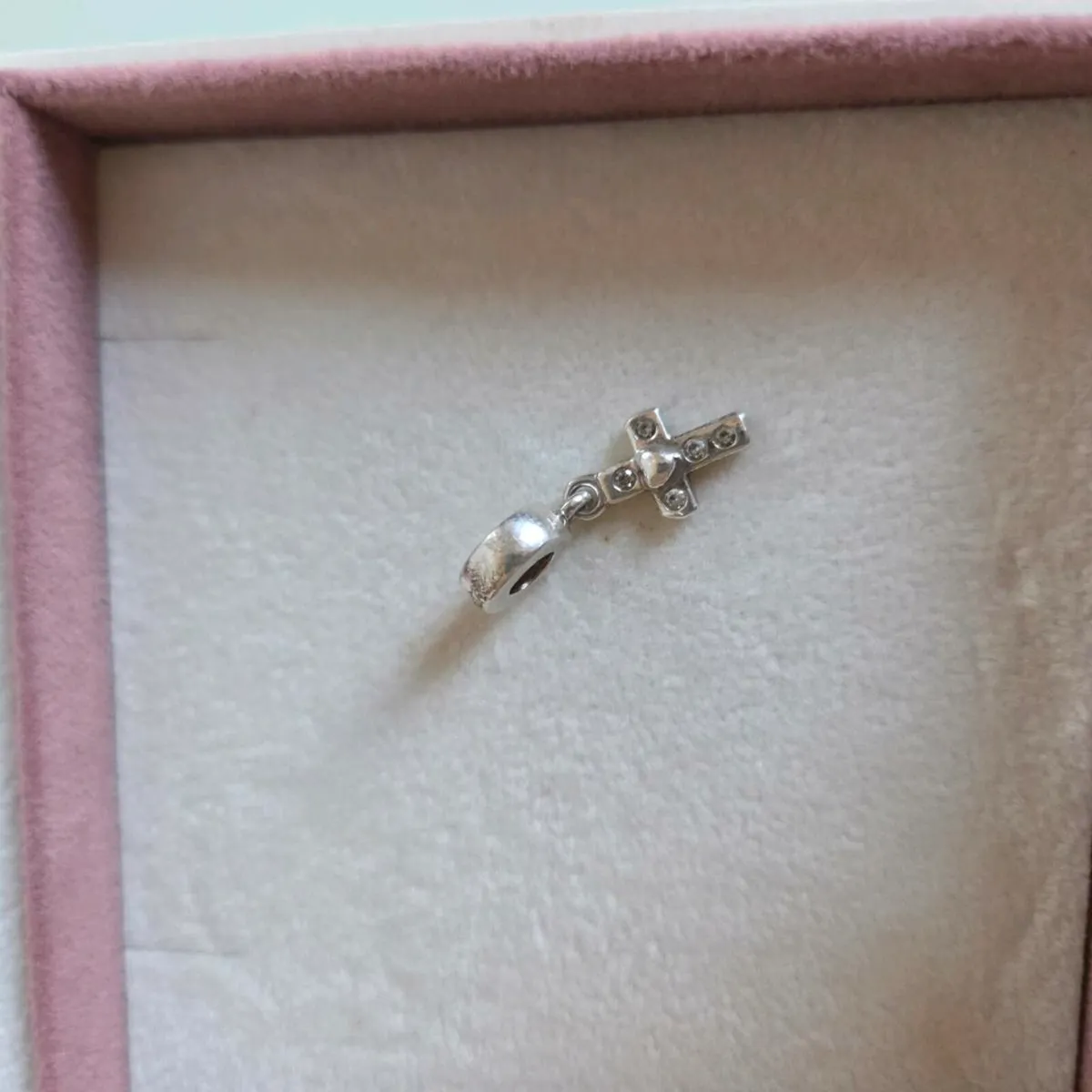 Pandora cross charm in great condition - Image 1