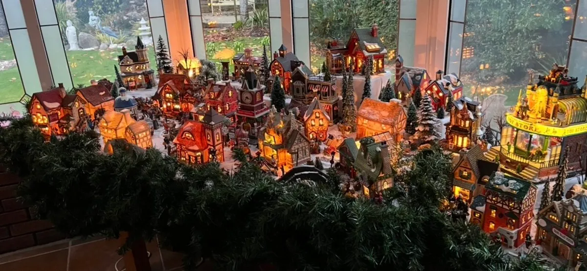 Christmas Village - Image 1