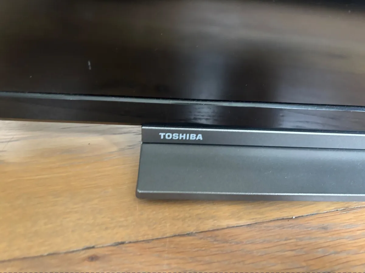 Toshiba TV - Image 2