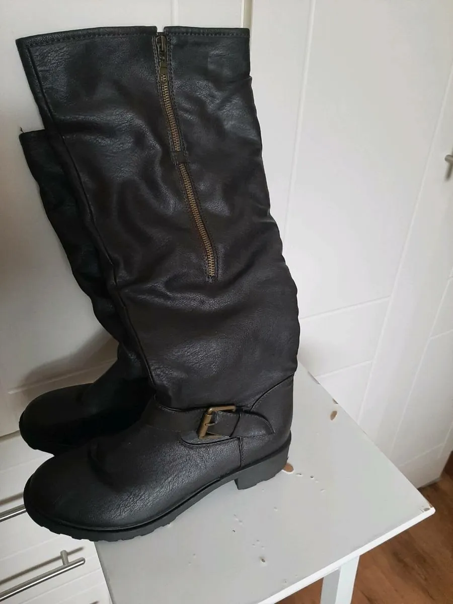 Boots - Image 3