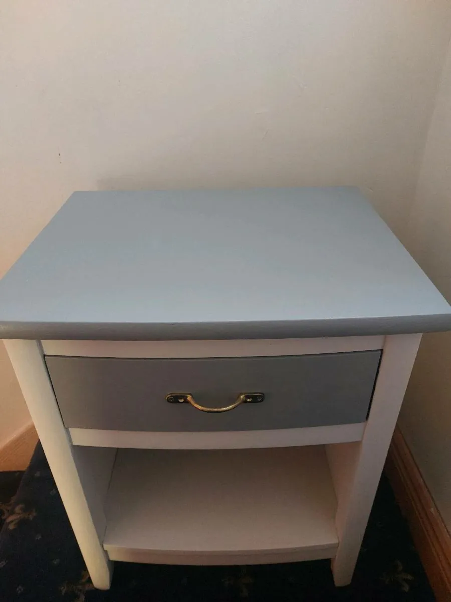 Wooden Cabinet - Image 1
