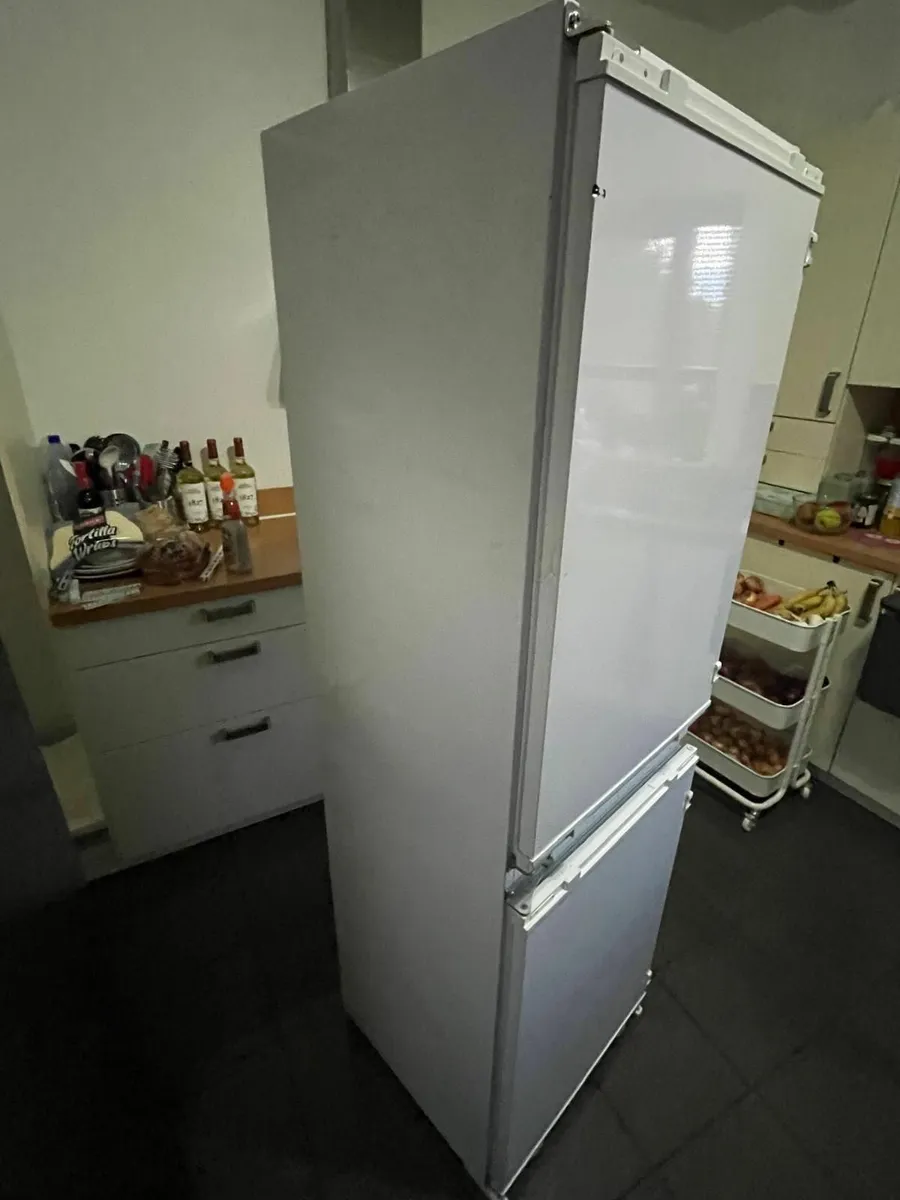 Beko integrated fridge freezer - Image 3