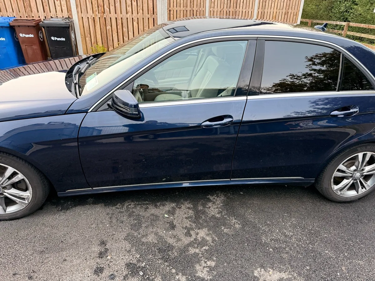2014 Mercedes-Benz E-Class 2.2 CDI Automatic - Image 3