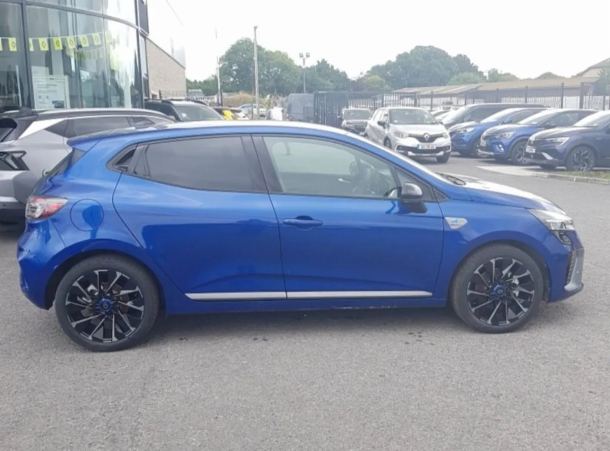 Renault Clio - Image 2