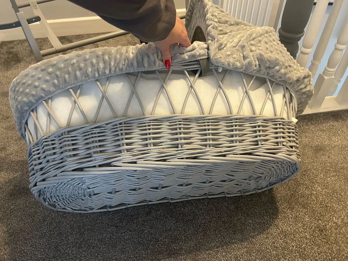 Wicker Moses Basket - Image 4