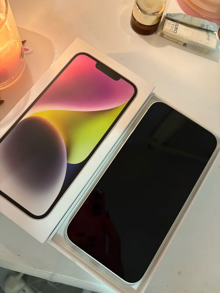 iPhone 14 - Image 2