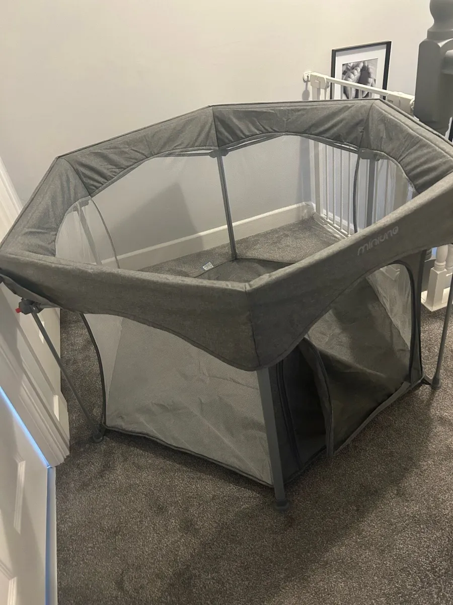 Baby play pen - Image 1