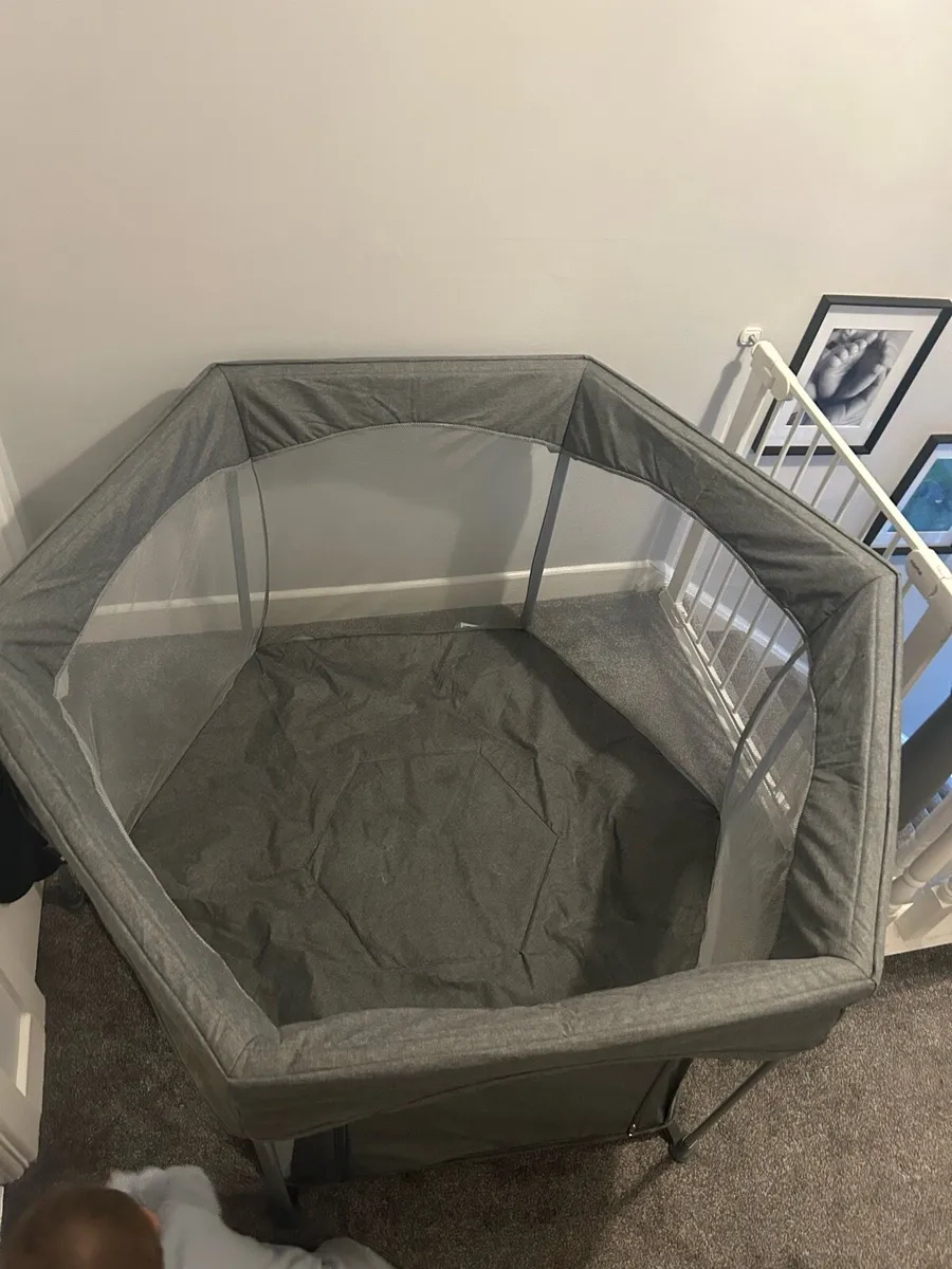 Baby play pen - Image 3