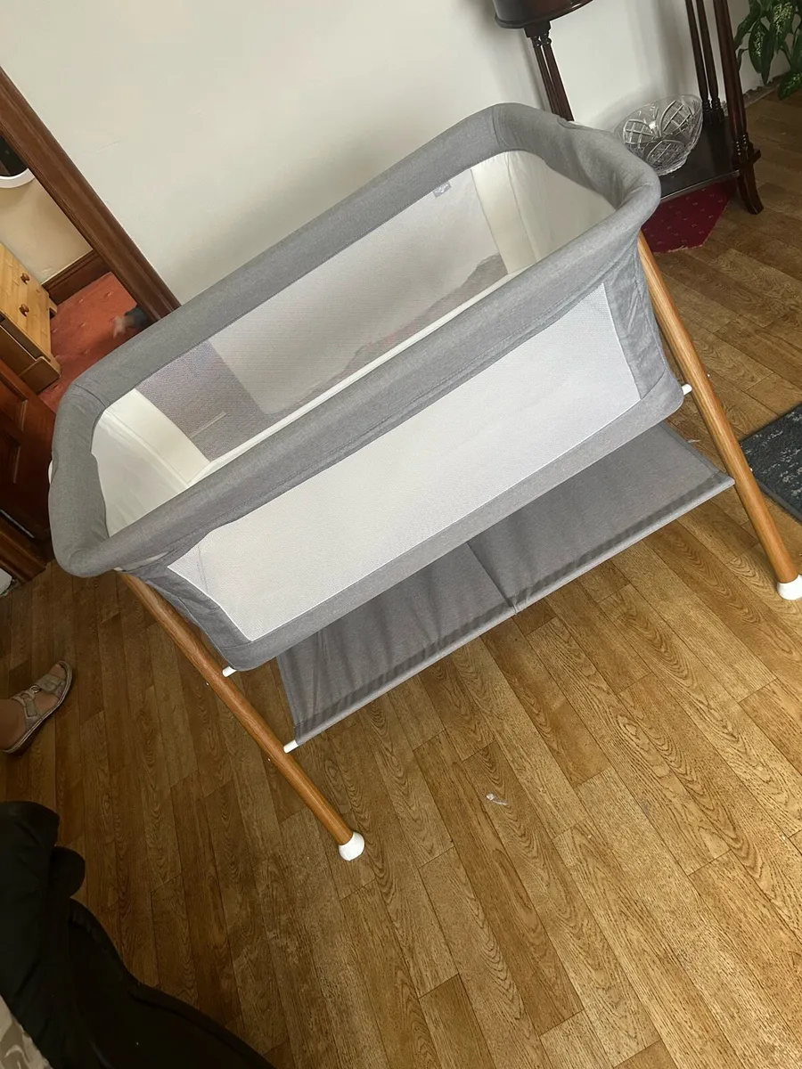 Baby cot - Image 1