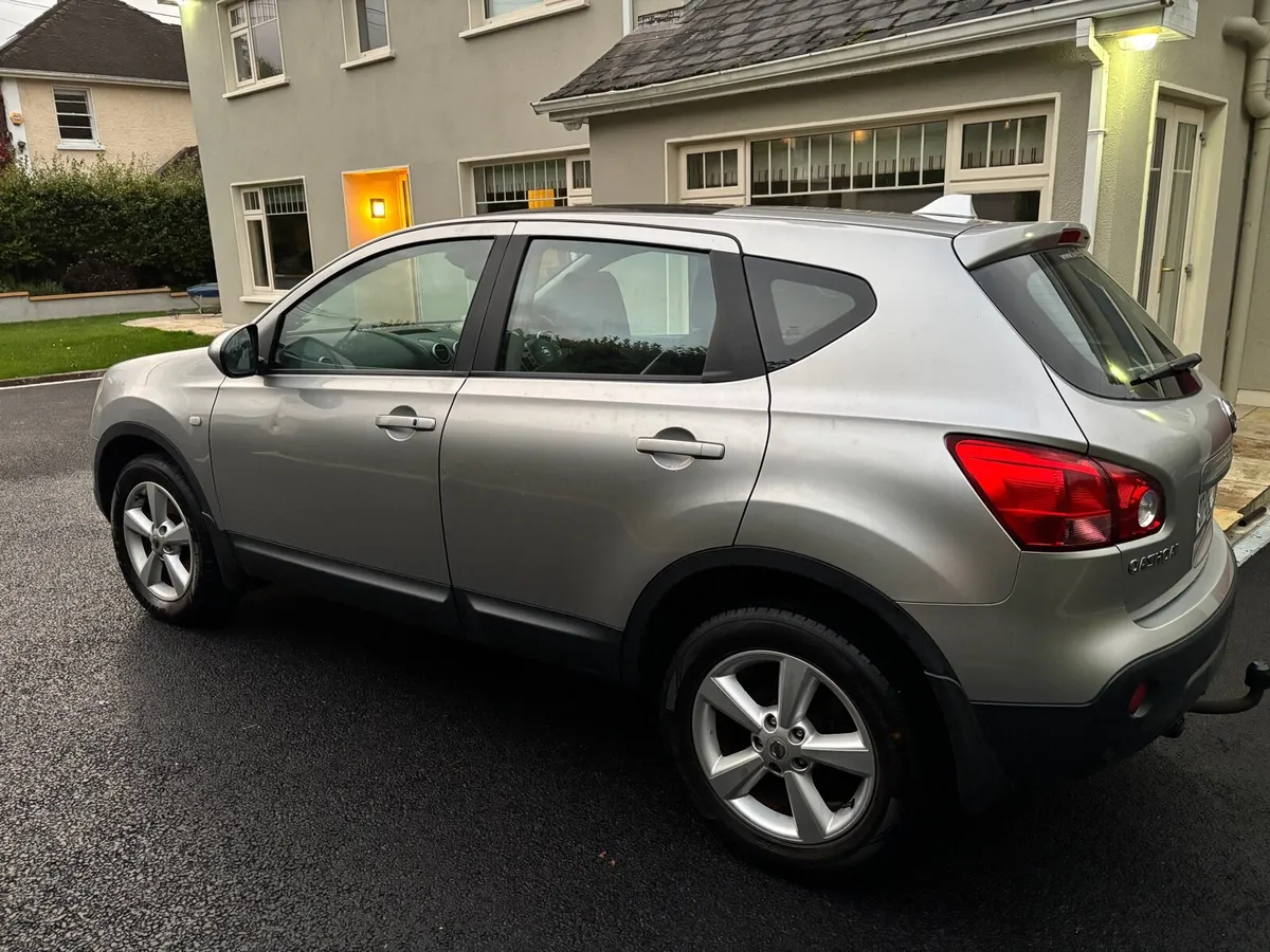 Nissan Qashqai SVE 2.0L Petrol Automatic - Image 4