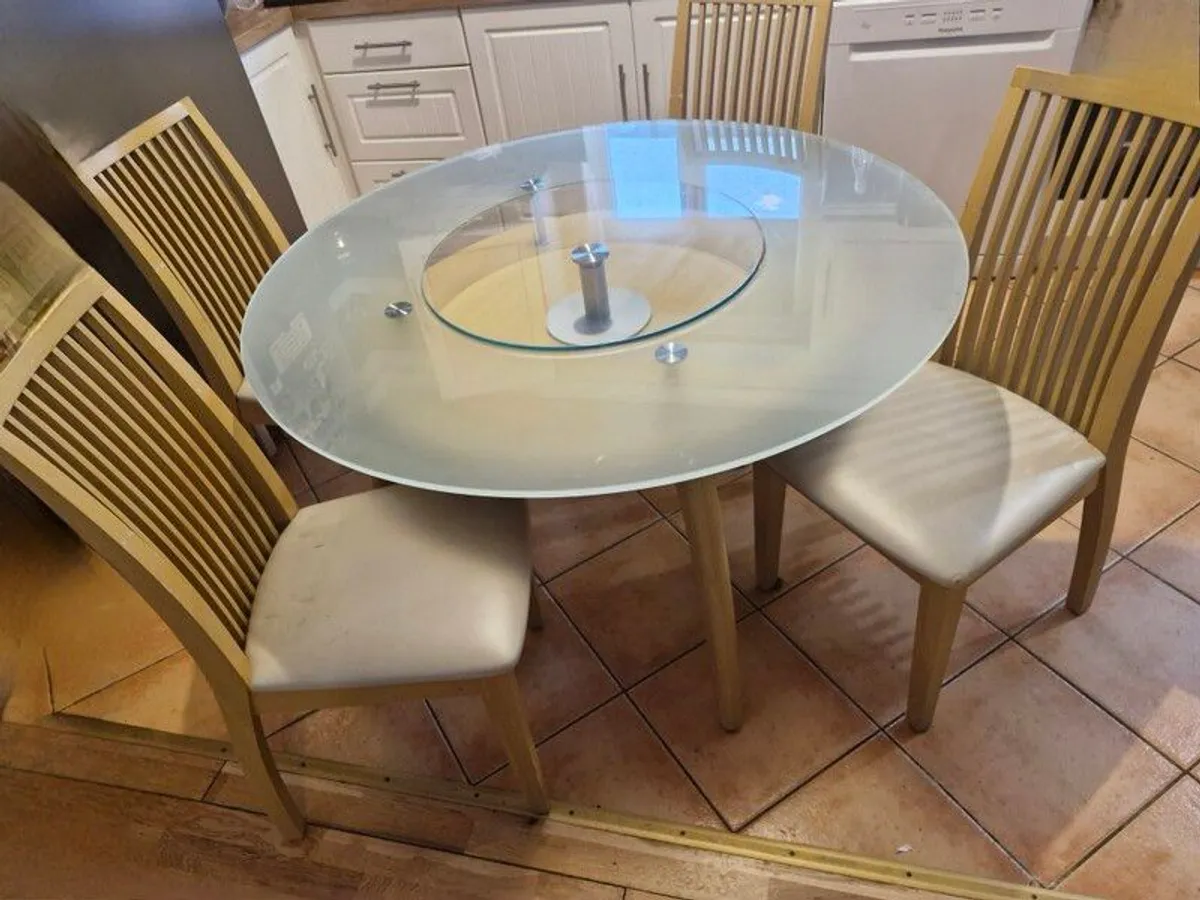 dining - Image 1