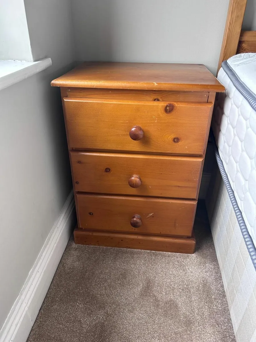 Dressers plus bedside table set - Image 2