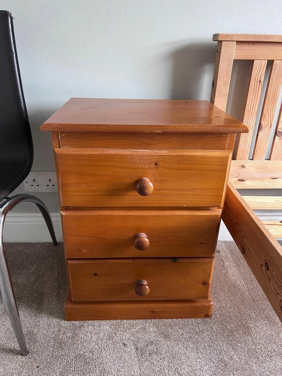 Dressers plus bedside table set - Image 3