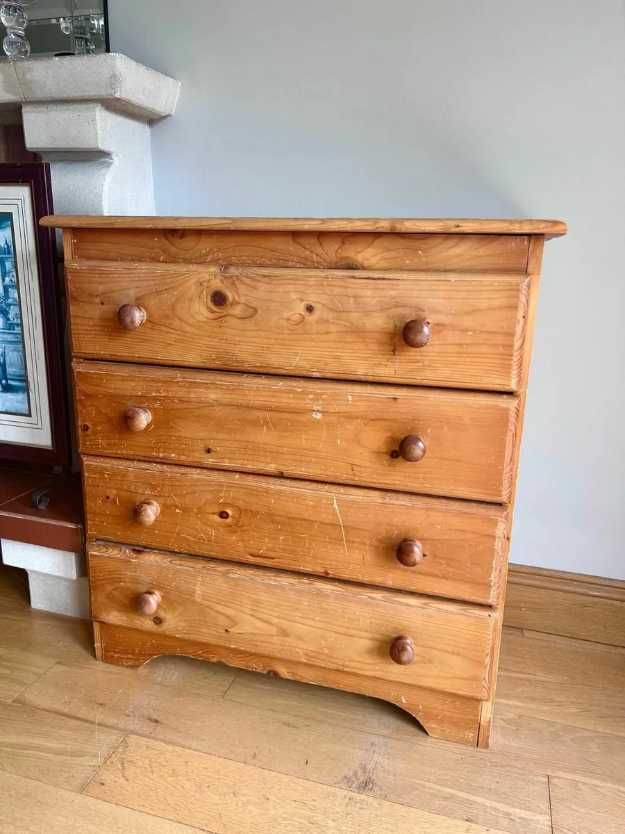 Dressers plus bedside table set - Image 4
