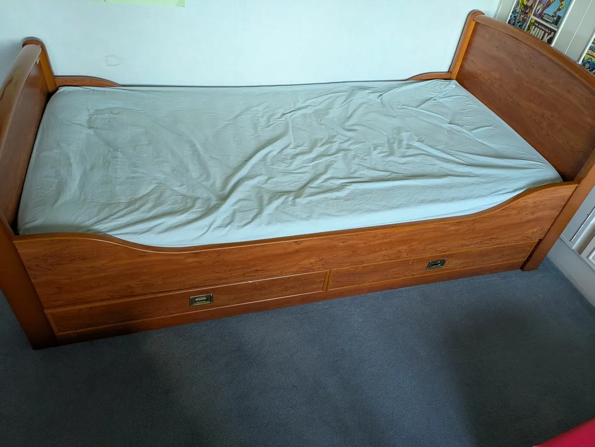 Solid wood bed with trundle - Image 1