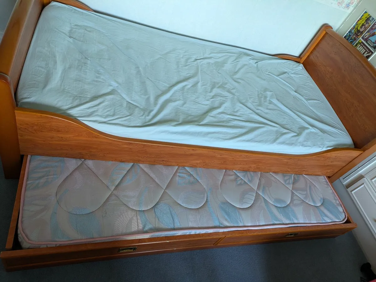 Solid wood bed with trundle - Image 4