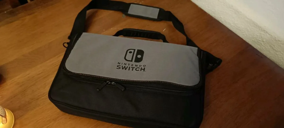 Nintendo Switch 1 - Image 1