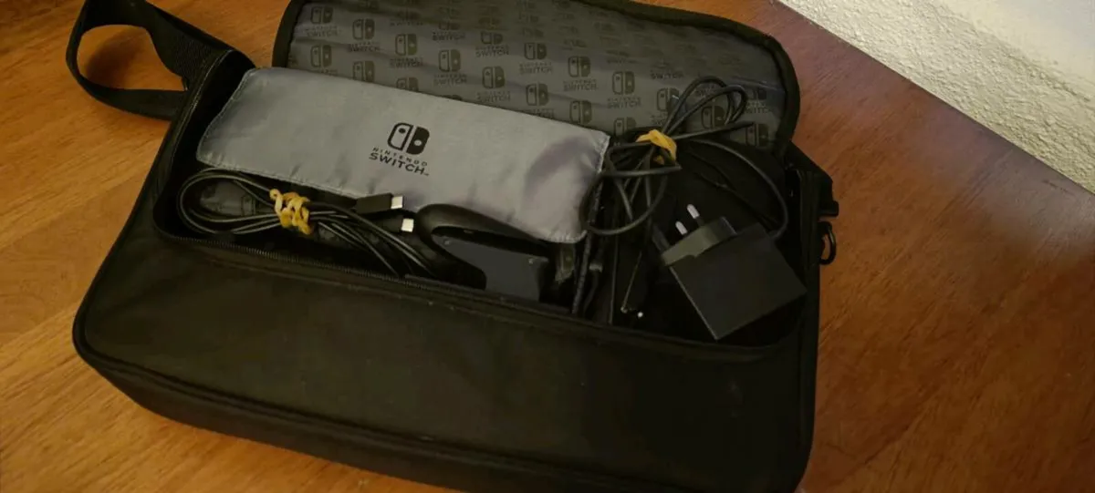 Nintendo Switch 1 - Image 2