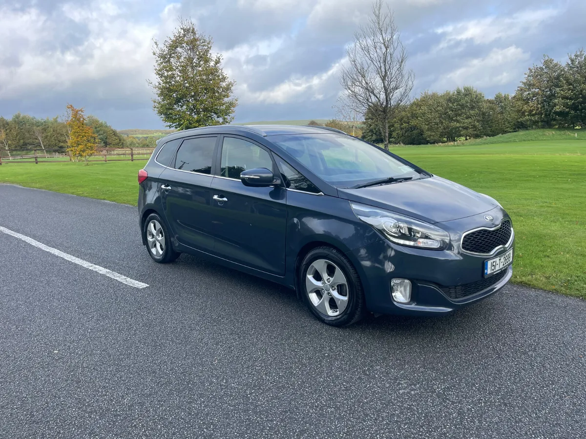 Kia Carens 2015 - Image 1