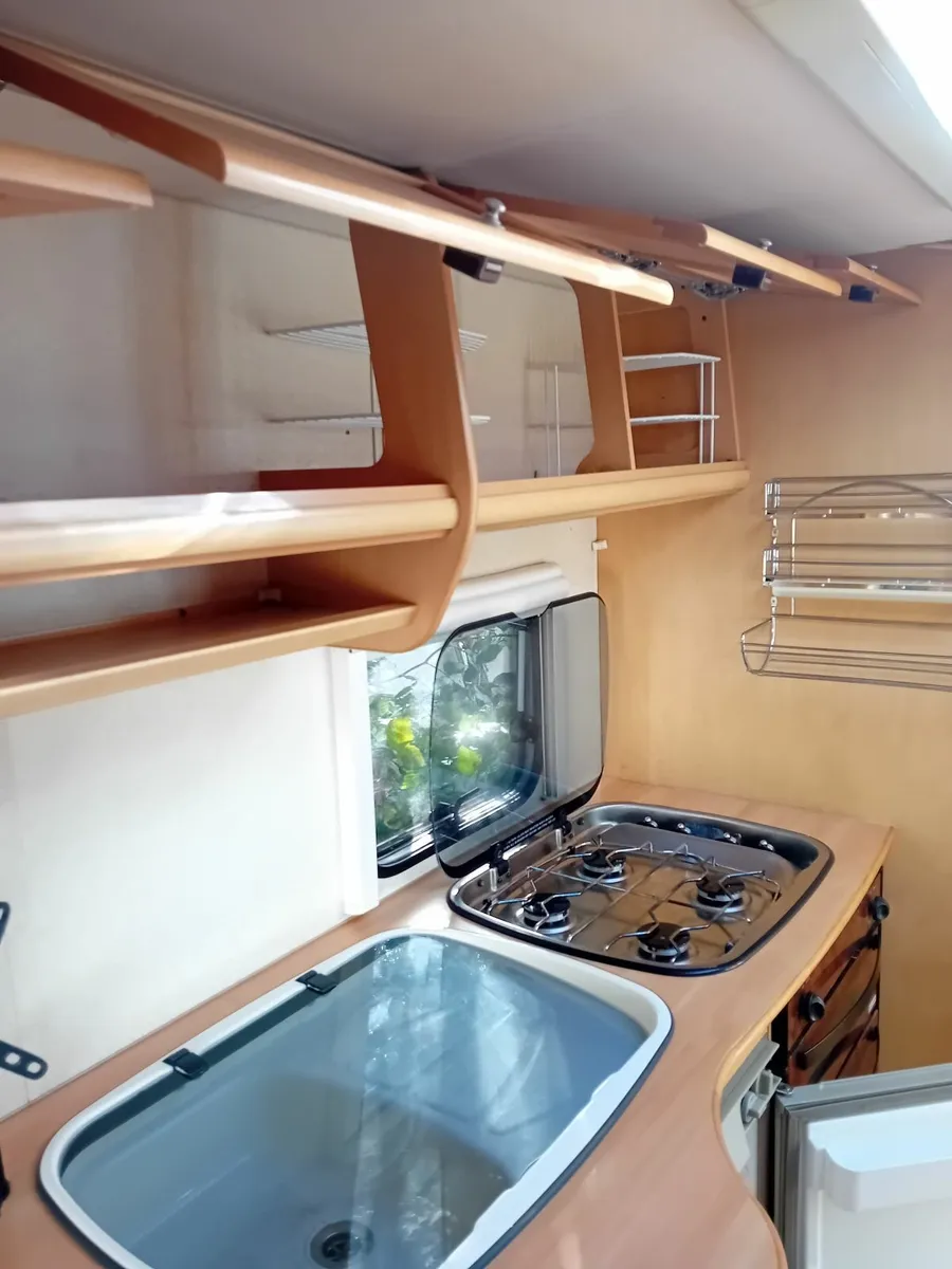 Caravan - Image 2