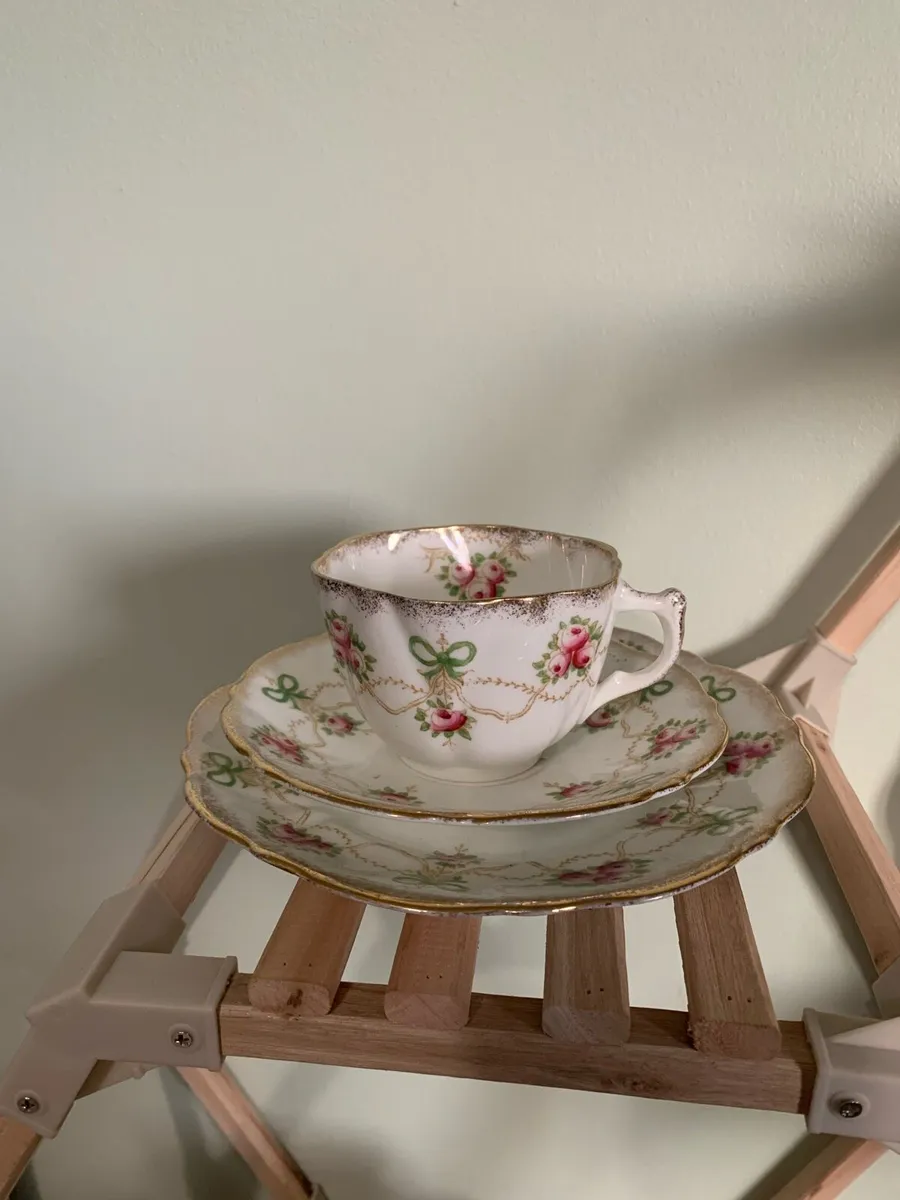 Antique Wellington 19 Piece China Tea Set - Image 1