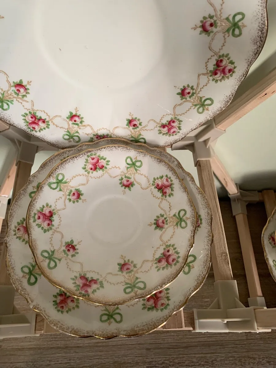 Antique Wellington 19 Piece China Tea Set - Image 3