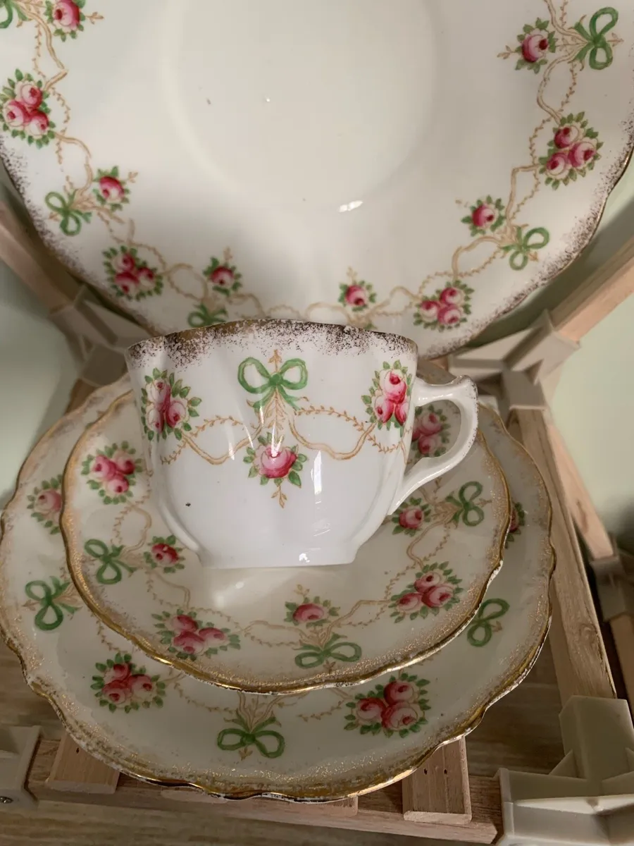 Antique Wellington 19 Piece China Tea Set - Image 4