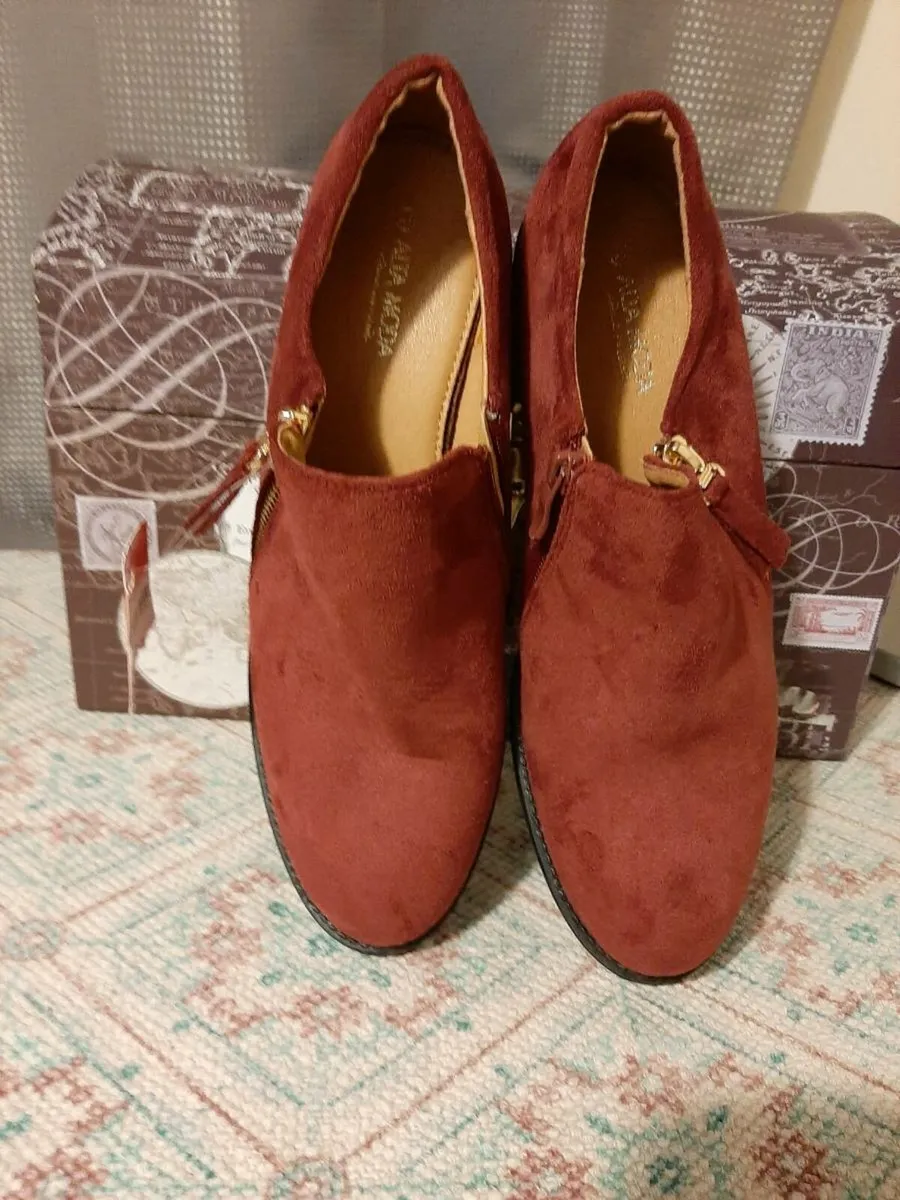 Shoes - Image 2