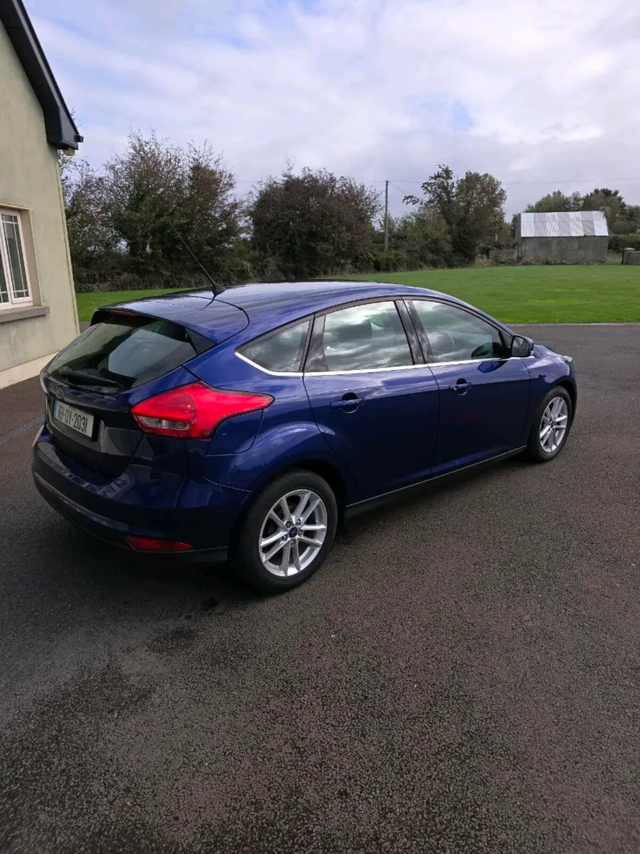 2016 ford focus *low milage* - Image 4