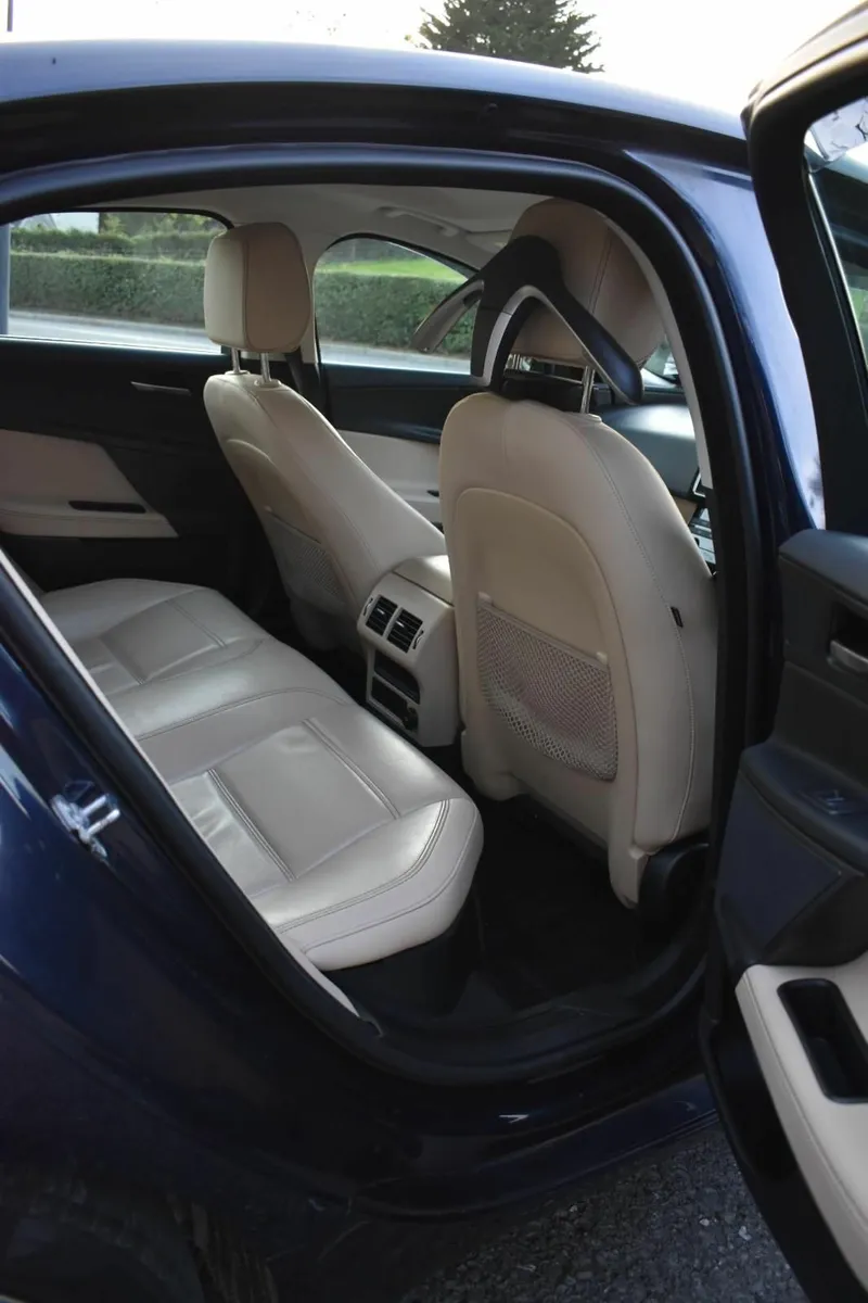 Jaguar XE 2019 - Image 2