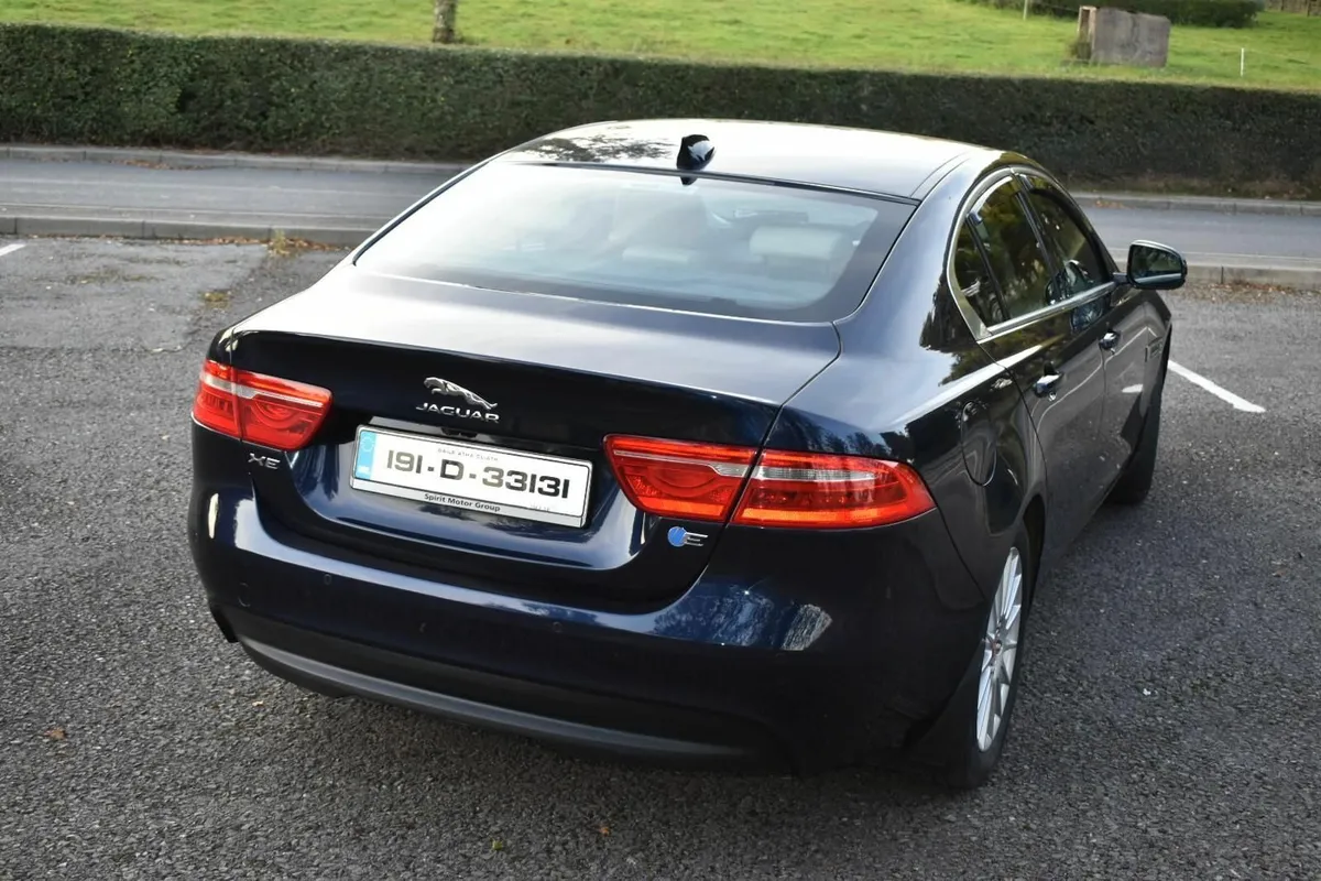 Jaguar XE 2019 - Image 3