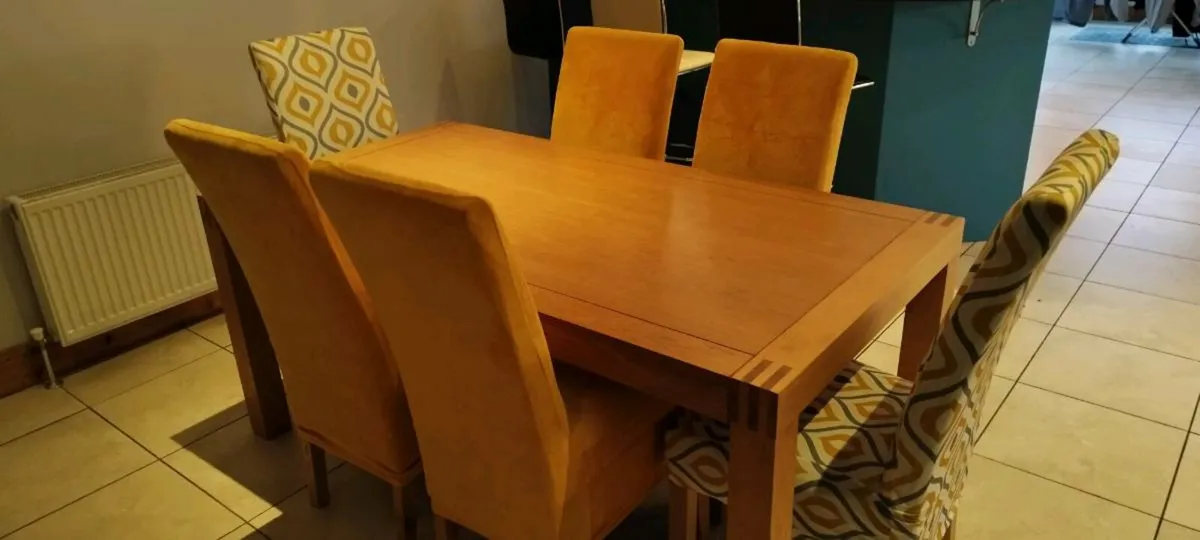 Solid Oak Extendable Dining Table & 6 Chairs for s - Image 3