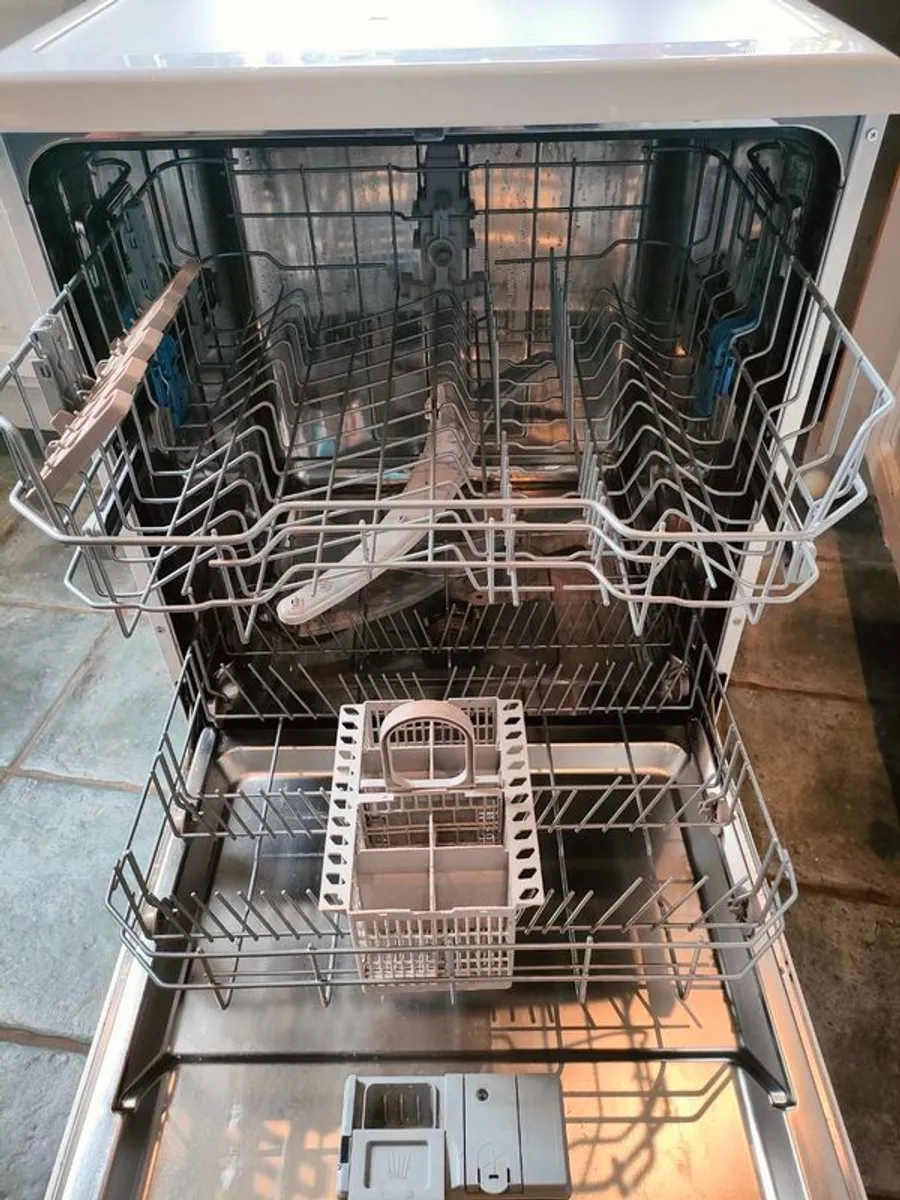 Indesit Dishwasher - Image 2