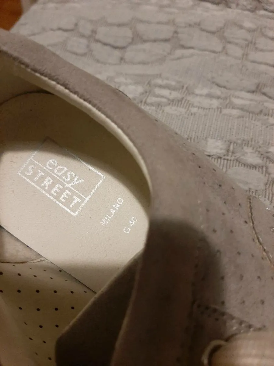 Shoes - Image 4